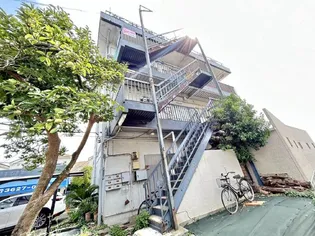 新井マンション【2階】の外観