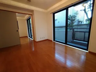 グランパークノーサイド【3階】の居間