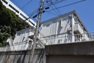 ローレル横濱弐番館【1階】の外観