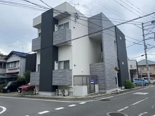 QUATRESAISONS春日の外観