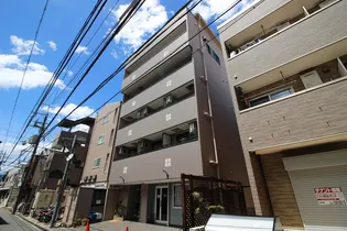 パルウェ-ブ【3階】の外観