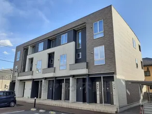 ワールドプレイスE【1階】の外観