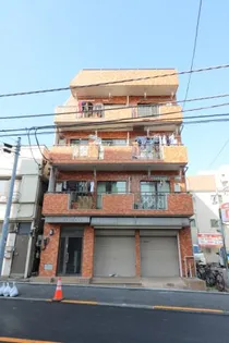 シャンピニヨン【2階】の外観