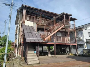 新潟県三条市北四日町【アパート】の外観