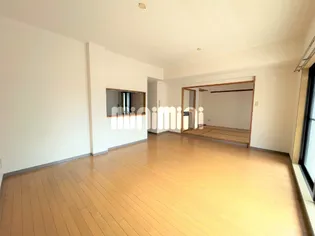 ソシア竜南【1階】の居間