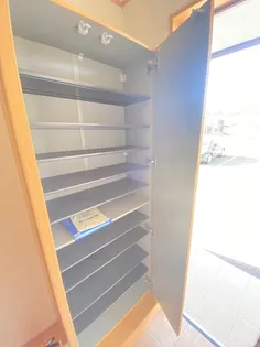 リバージュII【1階】の玄関