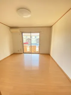 リバージュII【1階】の居間