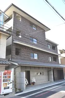 ヴァンベール御苑前【1階】の外観