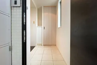 ガリシアヒルズ西麻布WEST【5階】の玄関