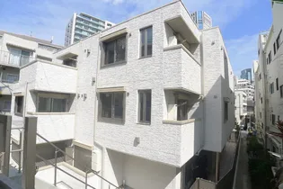 SOUTH高輪【3階】の外観