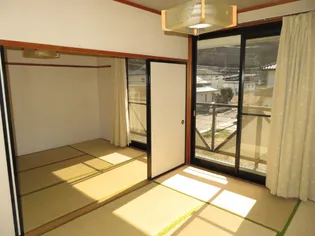 サザンクロス御山【2階】の居間