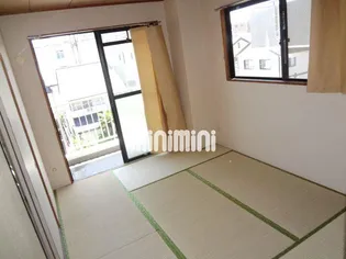 ハイパレス【3階】の居間