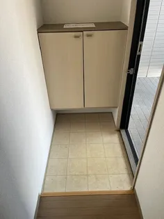 レザンジュ【1階】の玄関