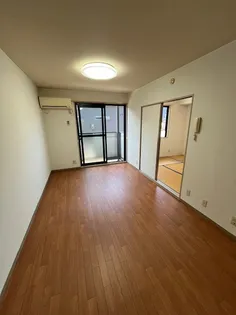 レザンジュ【1階】の居間