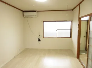 上浜ハイツ【2階】の居間