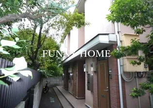 ワイアンドティー【1階】の外観