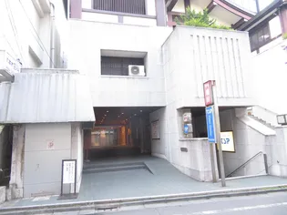 ソフィア六本木【2階】の外観