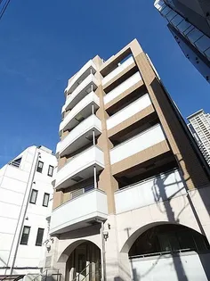 ランド南青山【2階】の外観