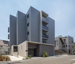 デラーノ【3階】の外観