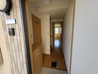 ヘルメスなかの【1階】の玄関