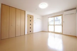 フロンテーラ【1階】の居間