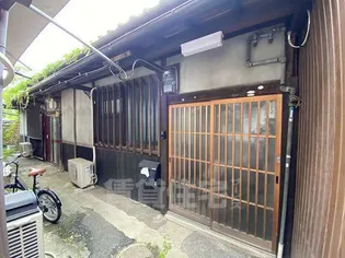 奈良県奈良市薬師堂町【一戸建】の外観