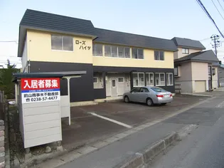 ローズハイツ【1階】の外観