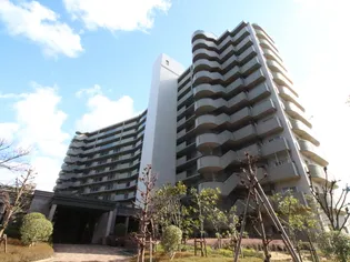 コート和泉府中カリヨン2番館【3階】の外観