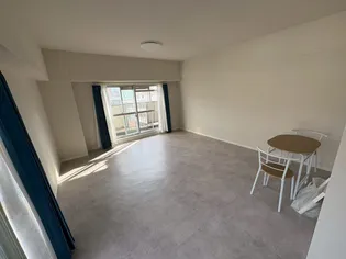 ロータリー本町【6階】の外観