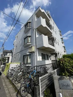 ホワイトパレス【2階】の外観