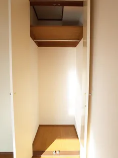 八幡山ハイツ【2階】の内装