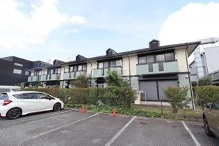 東京都三鷹市野崎4【一戸建】の外観