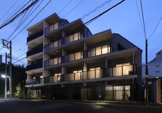 東京都新宿区市谷左内町【マンション】の外観