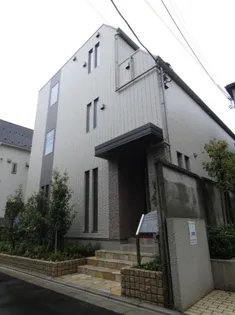 レイ レ ラヴィ【1階】の外観