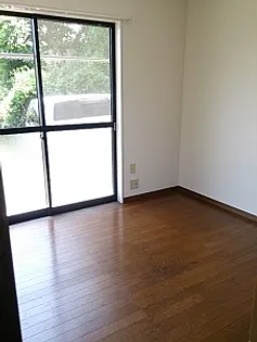 メゾンソレイユ【1階】の居間