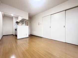 クレストウィル【3階】の居間