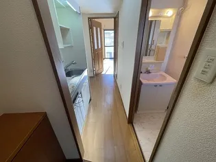 サンスポット・エムズ【2階】の玄関