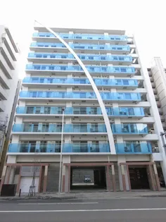 コローレ知事公館前の画像