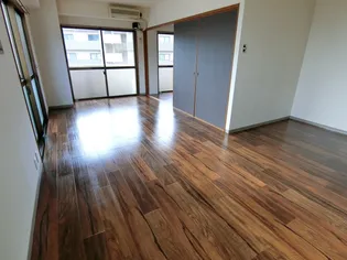 オークヒルズ707【2階】の居間