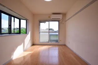 ヒルトップテネラ【2階】の居間