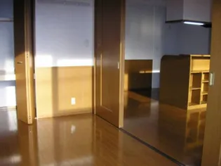 レジデンス SASOU【1階】の居間