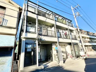 山英マンション【1階】の外観