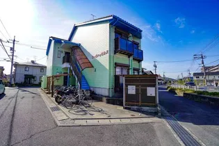 メゾンドゥクロワの画像
