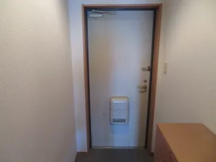 CAT FISH 壱番館【1階】の玄関