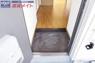 岩渕松鶴【2階】の玄関