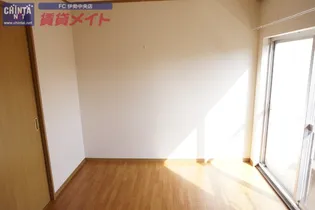 岩渕松鶴【2階】の居間