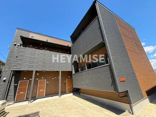 デ・クメール西小路【1階】の外観