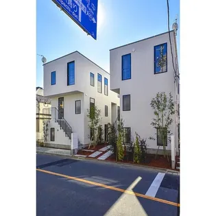 カラスヤマテラスEW【1階】の外観