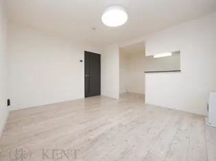 エアフォルク八軒【3階】の居間