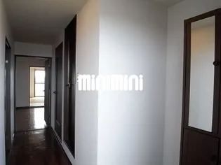 アヴァンセ・F【1階】の玄関